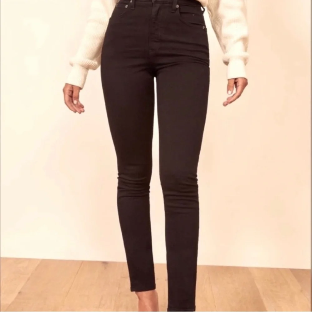 NWT Reformation Harper mid rise skinny jeans in black